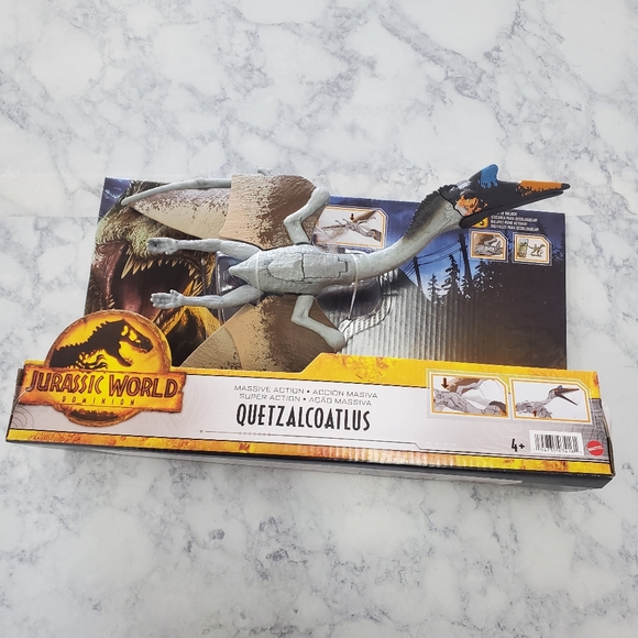 Jurassic World Massive Action Quetzalcoatlus Action Figure - Picture 1 of 9
